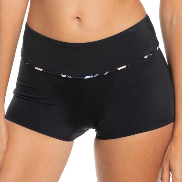 NWT Roxy Black Swim Shorts Bikini Bottoms Size Medium - Picture 1 of 6